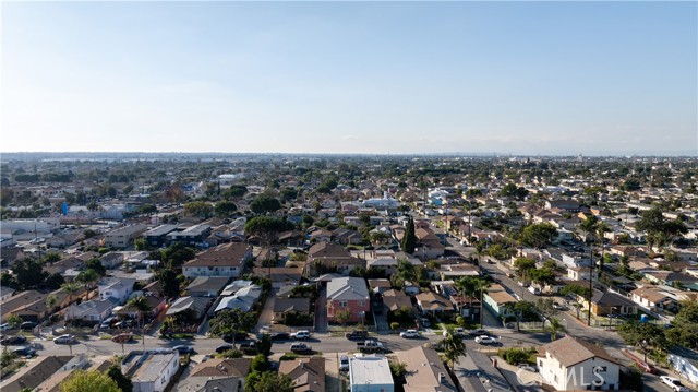 Detail Gallery Image 17 of 22 For 9723 San Juan, South Gate,  CA 90280 - – Beds | – Baths