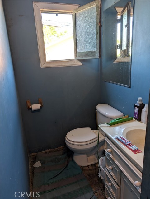 Detail Gallery Image 5 of 20 For 1071 Center St, Riverside,  CA 92507 - 4 Beds | 2 Baths