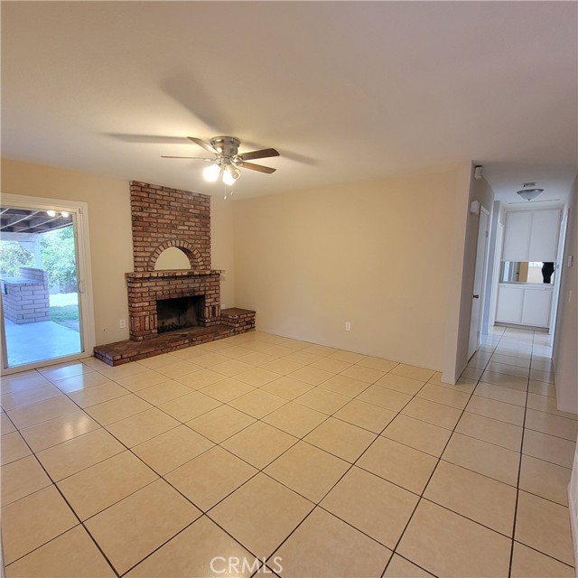 17435 Ramona Avenue, Fontana CA: https://media.crmls.org/medias/825b6f89-2748-4370-a94c-259e5569fcaf.jpg