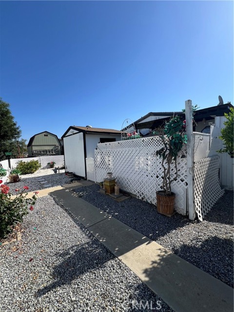 26151 Kentia Palm Drive, Homeland CA: https://media.crmls.org/medias/825c3c72-d88f-4014-959a-037b6a77e046.jpg