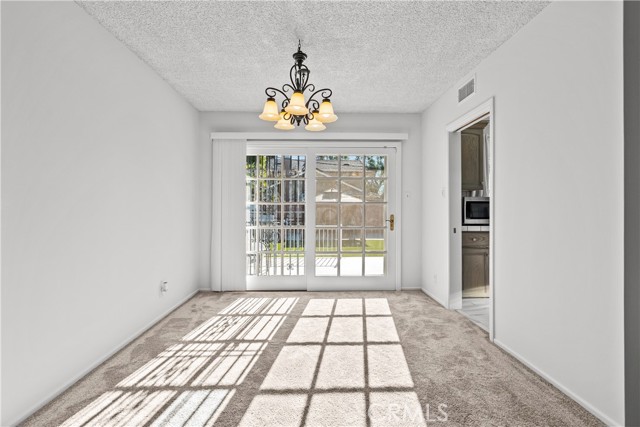 10625 Valjean Avenue, Granada Hills CA: https://media.crmls.org/medias/825c65dd-a14d-4249-b300-ad6ce34b4646.jpg