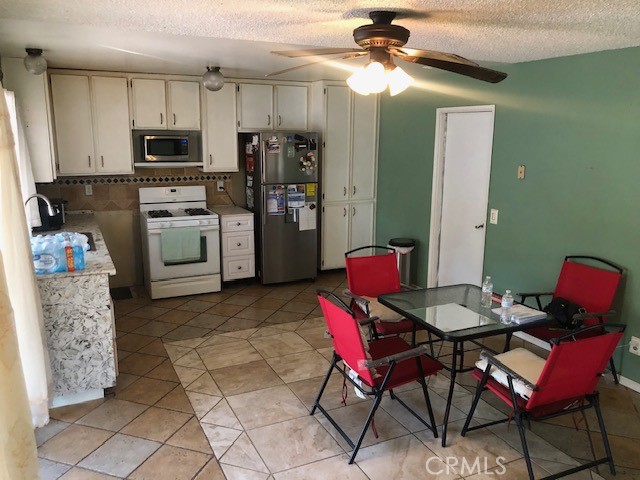 13044 16 TH ST, Chino CA: https://media.crmls.org/medias/825c6a0f-c0e8-46bd-8200-c017f1e83c0a.jpg