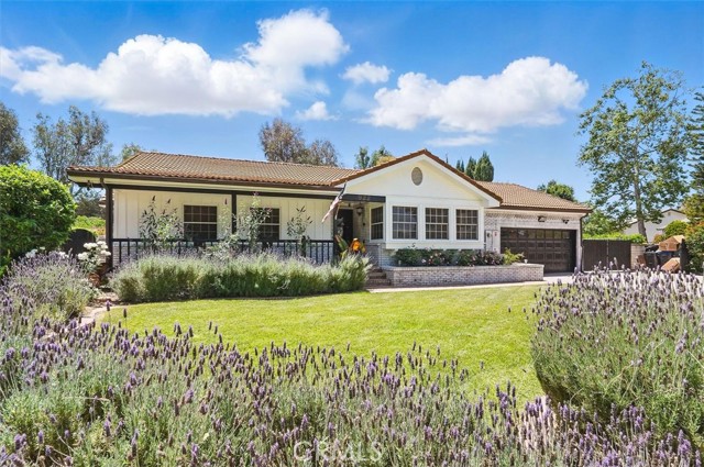 922 Carefree Drive, Simi Valley CA: https://media.crmls.org/medias/825ca605-554e-49c4-80f6-502bf05b34b0.jpg