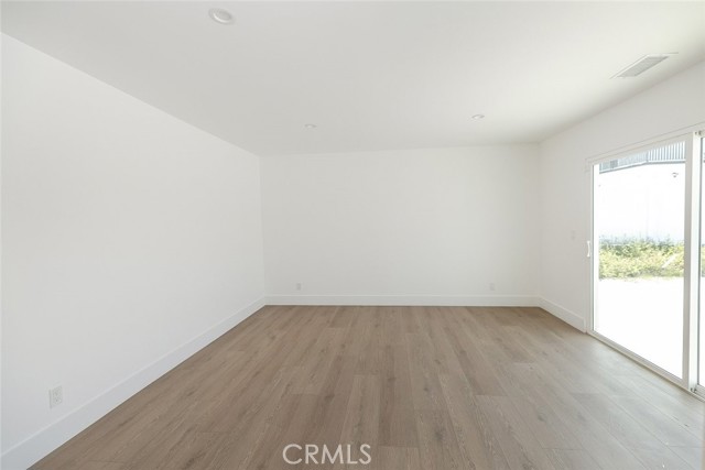 Detail Gallery Image 30 of 33 For 18856 Calvert St, Reseda,  CA 91335 - 3 Beds | 2/1 Baths
