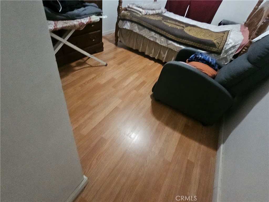 https://media.crmls.org/medias/825d0e73-ab6e-44b1-bfe0-cf577b9f4793.jpg?preset=X-Large