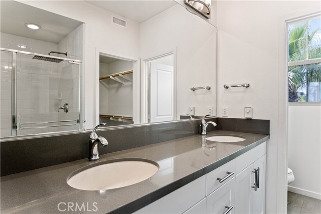 Detail Gallery Image 17 of 50 For 5533 Palm Dr, Hawthorne,  CA 90250 - 4 Beds | 3 Baths