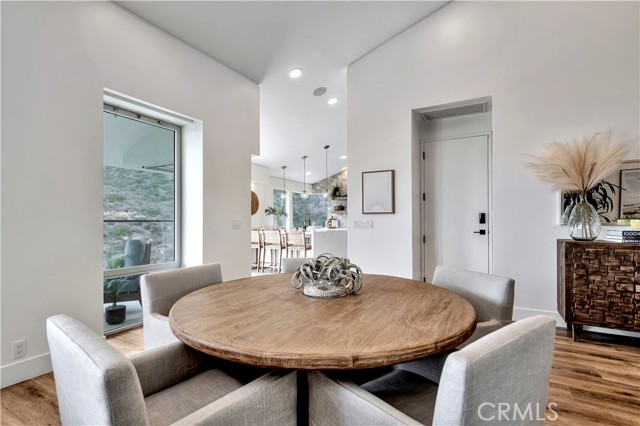 Detail Gallery Image 16 of 68 For 553 Temple Hills Dr, Laguna Beach,  CA 92651 - 5 Beds | 4/1 Baths