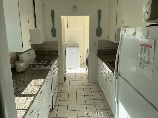 Detail Gallery Image 6 of 15 For 17734 Baltar St, Reseda,  CA 91335 - 6 Beds | 2 Baths