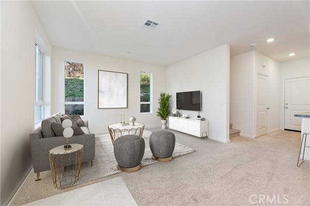 Detail Gallery Image 20 of 23 For 994 Hunter Trl, Vista,  CA 92081 - 3 Beds | 2/1 Baths