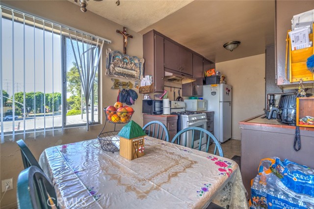 2912 W Via Acosta, Montebello CA: https://media.crmls.org/medias/825e2b86-52dc-4b5f-8c2d-624e2428f397.jpg