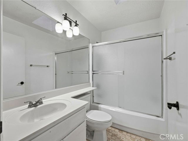 Detail Gallery Image 14 of 18 For 13750 Hubbard #UNIT 6,  Sylmar,  CA 91342 - 3 Beds | 3 Baths