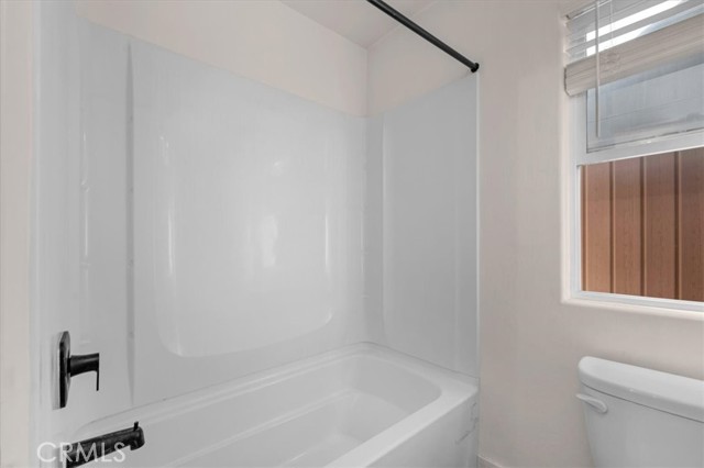 Detail Gallery Image 9 of 51 For 2520 S Spruce St, Visalia,  CA 93292 - 4 Beds | 2/1 Baths