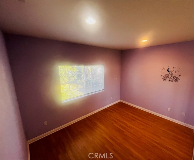 Detail Gallery Image 19 of 25 For 7445 Yarmouth Ave, Reseda,  CA 91335 - 4 Beds | 3 Baths