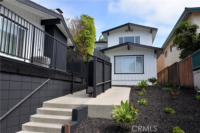 241 Avenida Pelayo, San Clemente CA: https://media.crmls.org/medias/825ec327-2793-4ee0-b944-341866dff607.jpg