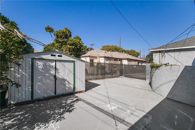 Detail Gallery Image 14 of 28 For 1329 -1331 N Screenland Dr #1329-1331,  Burbank,  CA 91505 - 4 Beds | 2 Baths