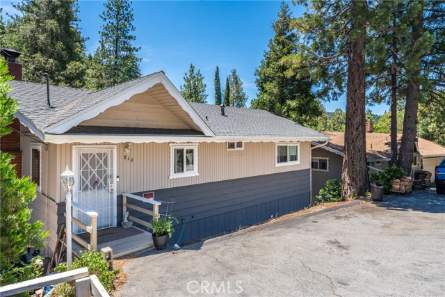 Detail Gallery Image 2 of 30 For 810 Arosa Dr, Crestline,  CA 92325 - 4 Beds | 2 Baths