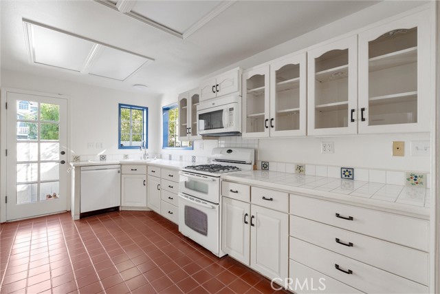 646 Avenue B photo 12
