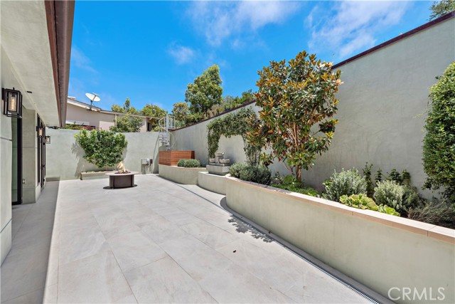Detail Gallery Image 36 of 64 For 2340 Crestview Dr, Laguna Beach,  CA 92651 - 4 Beds | 5/1 Baths