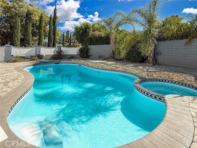 17547 Rushing Drive, Granada Hills CA: https://media.crmls.org/medias/825ff968-f6b0-4924-a6fc-46dc50a2dd70.jpg