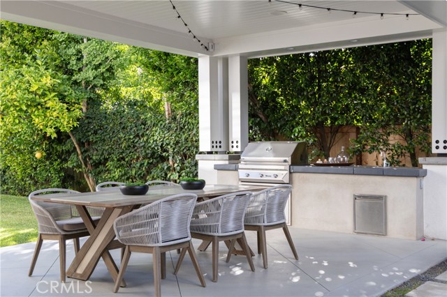 2217 Laurel Place, Newport Beach CA: https://media.crmls.org/medias/82607961-4a7d-49c3-a744-98f688de9aed.jpg