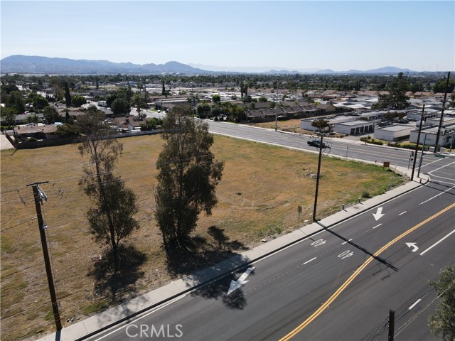 6909 Victoria Avenue, Highland, California 92346, ,Commercial Lease,For Rent,6909 Victoria Avenue,CRIV23198008