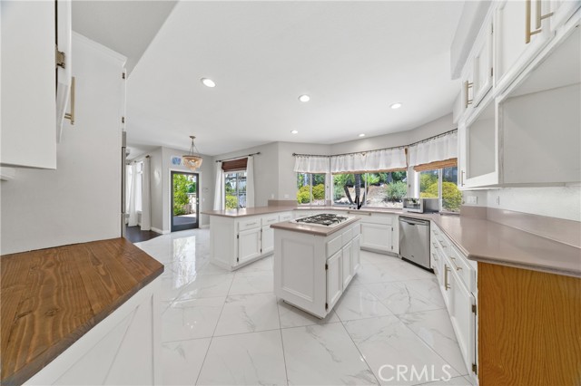 32122 Corte Eldorado, Temecula CA: https://media.crmls.org/medias/8261760c-1361-4be4-96c4-8d827a39cfae.jpg