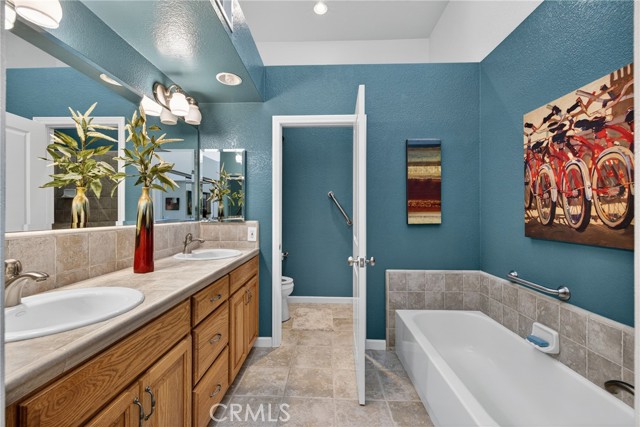 Detail Gallery Image 29 of 51 For 832 Trinity, Claremont,  CA 91711 - 3 Beds | 3 Baths