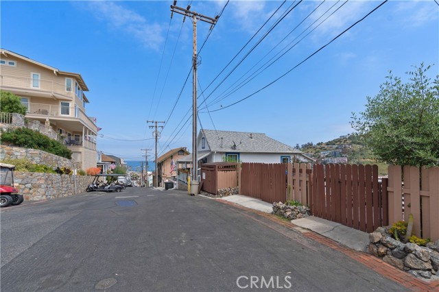 Detail Gallery Image 29 of 44 For 358 Metropole Ave, Avalon,  CA 90704 - 5 Beds | 4 Baths