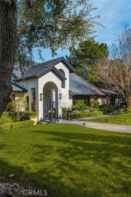 Detail Gallery Image 10 of 34 For 9821 Brentwood Dr, North Tustin,  CA 92705 - 3 Beds | 3/1 Baths