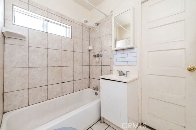 329 N Bushnell Avenue, Alhambra CA: https://media.crmls.org/medias/826282d2-8042-4ae8-8c5d-acfd128cfe11.jpg