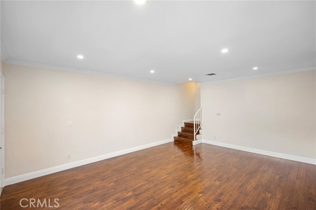 Detail Gallery Image 8 of 28 For 121 Sinclair Ave #206,  Glendale,  CA 91206 - 2 Beds | 2 Baths