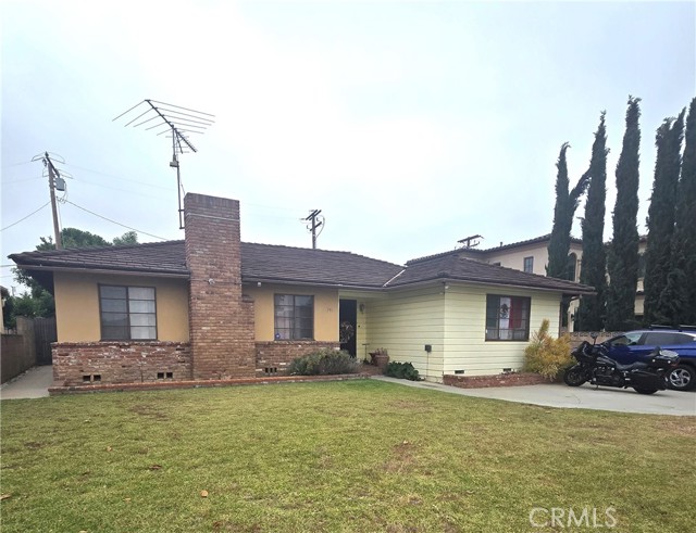 741 Val Street, Arcadia CA: https://media.crmls.org/medias/8263f183-ef0f-4336-b3cb-ff6ec22b98ac.jpg