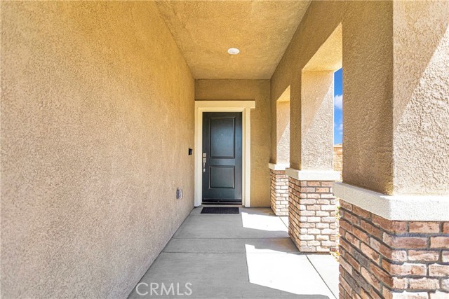 Detail Gallery Image 4 of 36 For 12056 Beverly Glen St, Victorville,  CA 92392 - 3 Beds | 2/1 Baths