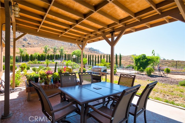 Detail Gallery Image 7 of 34 For 10746 Vista Ln, Moreno Valley,  CA 92557 - 5 Beds | 2/1 Baths