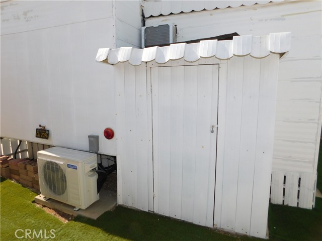 1001 S 3rd Street, Calimesa CA: https://media.crmls.org/medias/826543c7-d031-4af0-8ba1-a01e8b0aa900.jpg