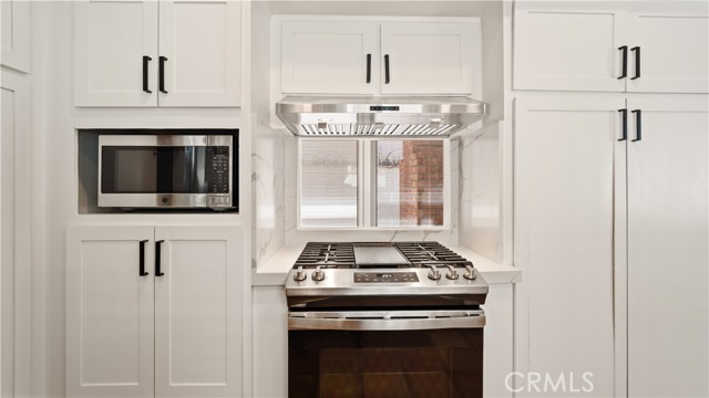 Detail Gallery Image 14 of 33 For 304 Larkspur Ave, Corona Del Mar,  CA 92625 - 3 Beds | 2/1 Baths