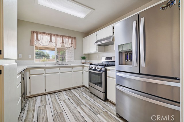 Detail Gallery Image 12 of 36 For 13681 Lexus Ln, Fontana,  CA 92335 - 4 Beds | 2 Baths