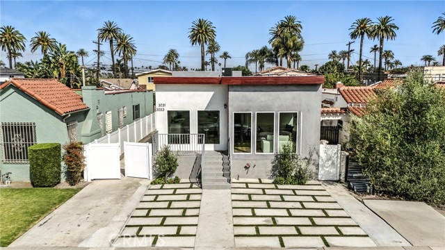3031 3033 Vineyard Avenue, Los Angeles CA: https://media.crmls.org/medias/82662a65-89f2-448d-84cd-acb71f9804ea.jpg