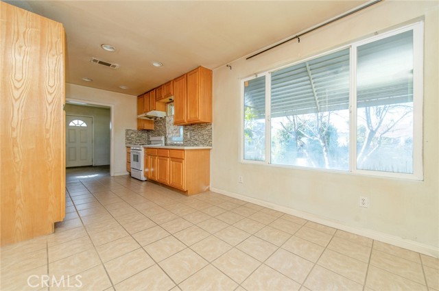 Detail Gallery Image 7 of 26 For 4912 Elizabeth, Baldwin Park,  CA 91706 - 3 Beds | 1/1 Baths