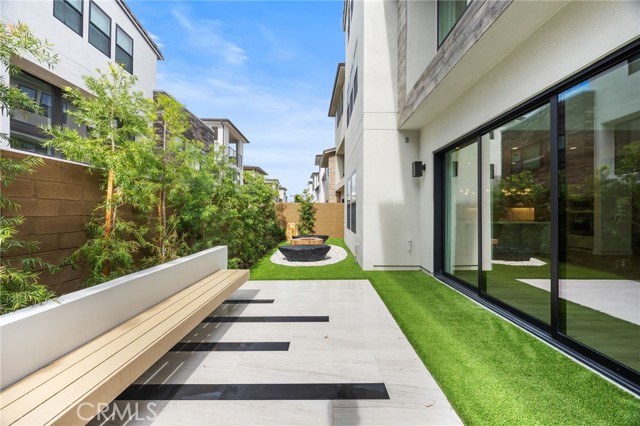 Detail Gallery Image 12 of 28 For 157 Creation St, Irvine,  CA 92618 - 5 Beds | 5 Baths