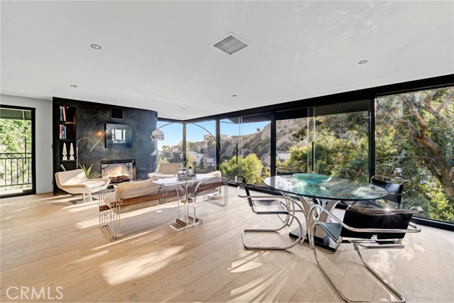Detail Gallery Image 14 of 34 For 1782 Viewmont Dr, Los Angeles,  CA 90069 - 3 Beds | 4/1 Baths