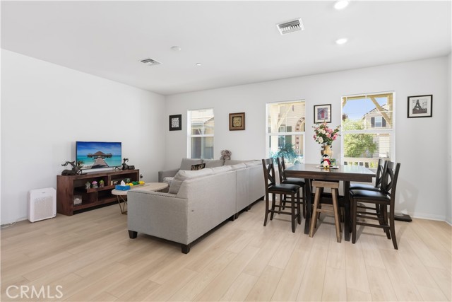 Detail Gallery Image 5 of 26 For 16188 Alamo Ct, Chino,  CA 91708 - 3 Beds | 2/1 Baths