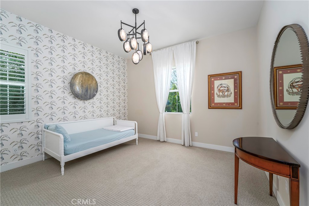 https://media.crmls.org/medias/8268b970-29c0-4ec8-9807-40931fbc7f64.jpg?preset=X-Large