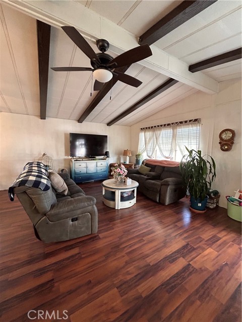 31816 Avenue E, Yucaipa CA: https://media.crmls.org/medias/8268d753-a4a4-4a19-9cff-c3b26acc5490.jpg