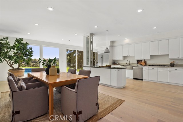4406 Medley Place, Encino CA: https://media.crmls.org/medias/8268dc0e-ce02-4548-8bec-7b2c110830e1.jpg