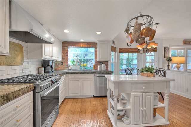 Detail Gallery Image 13 of 71 For 15489 Quiet Oak, Chino Hills,  CA 91709 - 4 Beds | 3 Baths