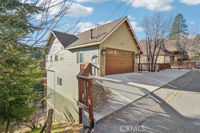 Detail Gallery Image 3 of 56 For 26845 Modoc Ln, Lake Arrowhead,  CA 92352 - 4 Beds | 3/1 Baths