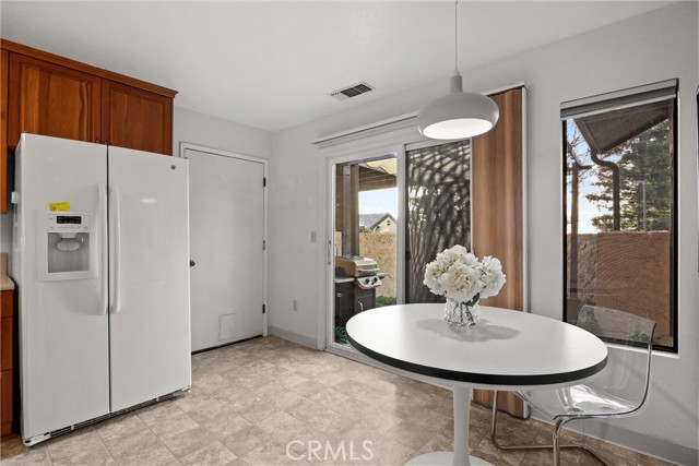 Detail Gallery Image 14 of 39 For 5 Valley Lake, Chico,  CA 95928 - 2 Beds | 2 Baths