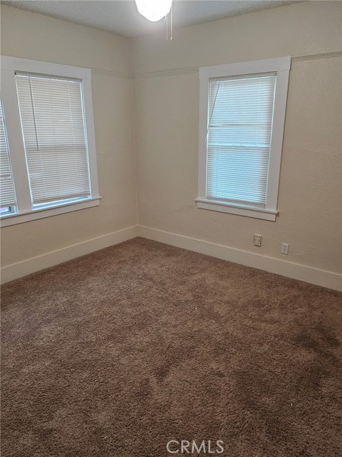 Detail Gallery Image 10 of 17 For 4890 7th Ave, Sacramento,  CA 95820 - 2 Beds | 1 Baths