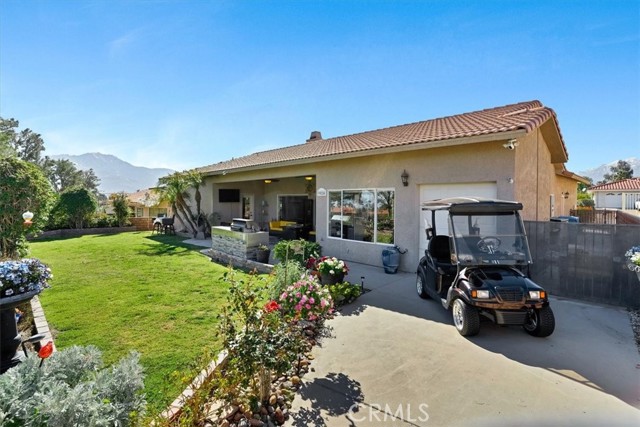 Cart Garage And Cart. Paved Path To The Fairway.